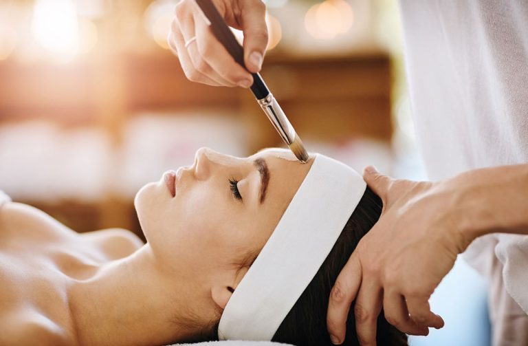 Read more about the article VI Peels for Younger Looking Skin