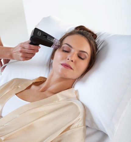 Read more about the article Stimulate Your Skin For a Youthful Glow With Morpheus8 or SkinPen® Microneedling